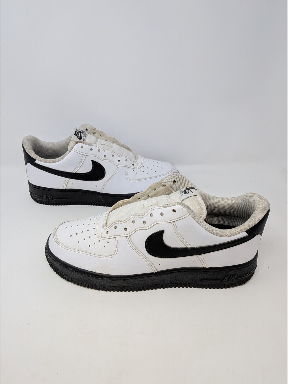 Nike Air Force 1 '07 Low White Black Sole Men’s Size 8 CK7663-101